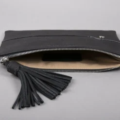 Signature By Antares London Zippered Clutch With Tassle - 2 Colours -Lemieux Store AB8 NOIR PIC 2020 01