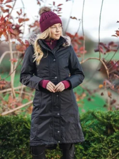 LeMieux Clara Cable Beanie - 3 Colours -Lemieux Store it03629 lifestyle claracablebeanie merlot 1 pt